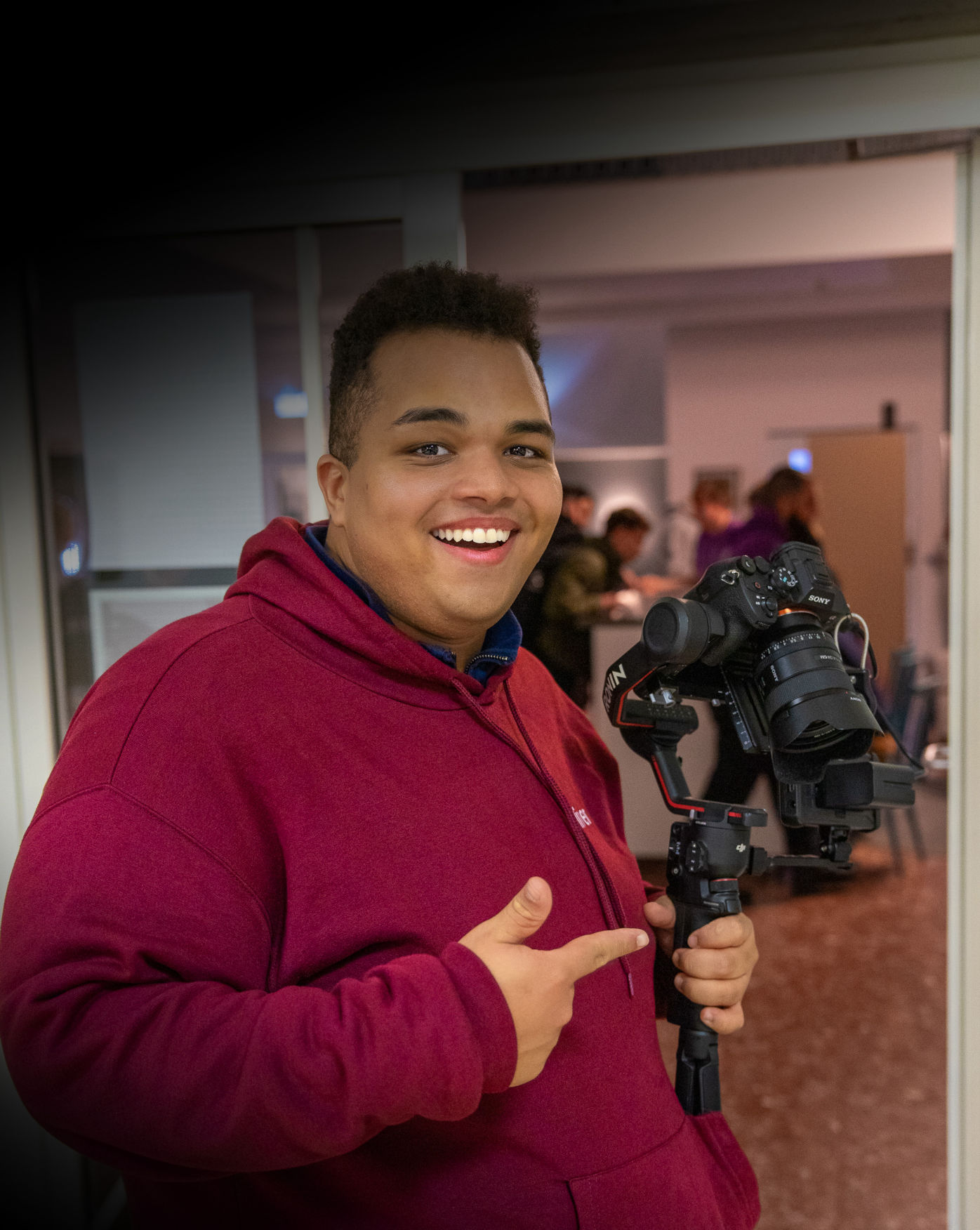 Oliver mit Videokamera und Gimbal